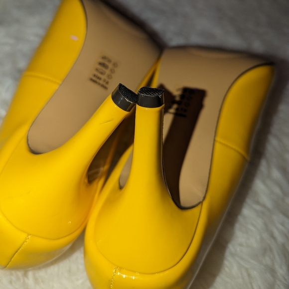 Michael Antonio yellow heels - Picture 5 of 15